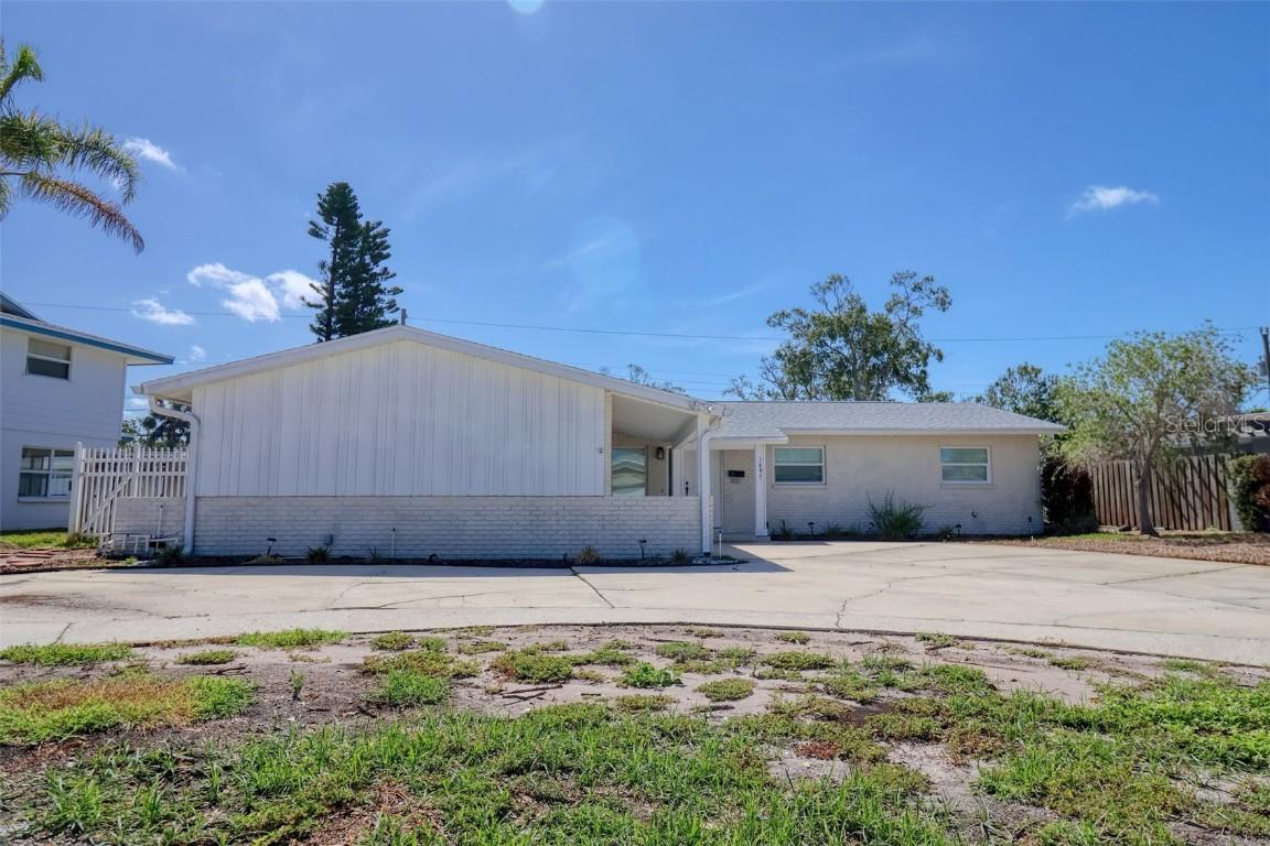 1897 Dolphin Blvd., St Petersburg, FL 33707