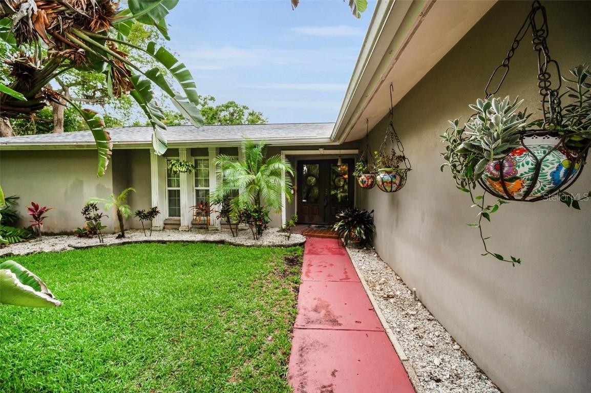 1151 Lancer Ln., Tarpon Springs, FL 34689