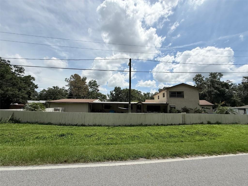 18121 Geraci Rd., Lutz, FL 33548