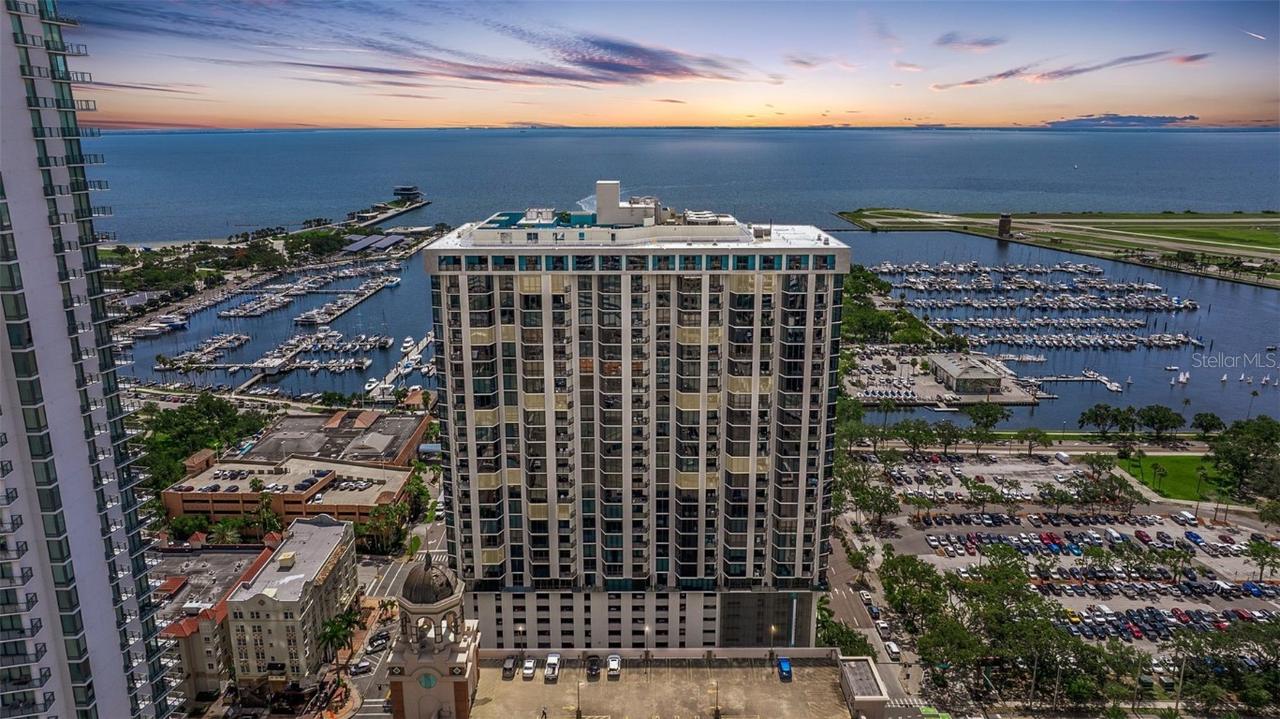 1 Beach Dr. #2011, St Petersburg, FL 33701