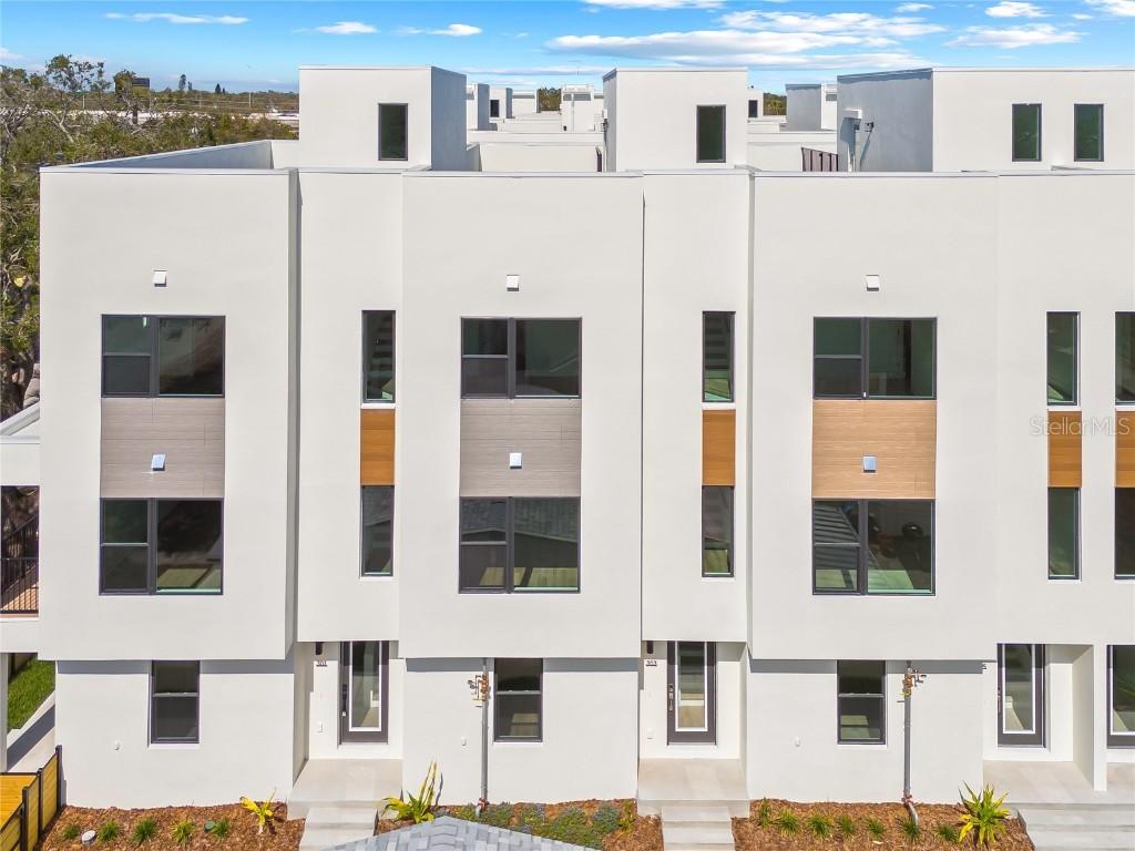 303 15th St., St Petersburg, FL 33705