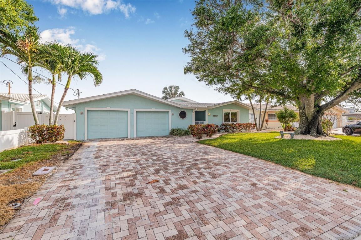 352 La Hacienda Dr., Indian Rocks Beach, FL 33785