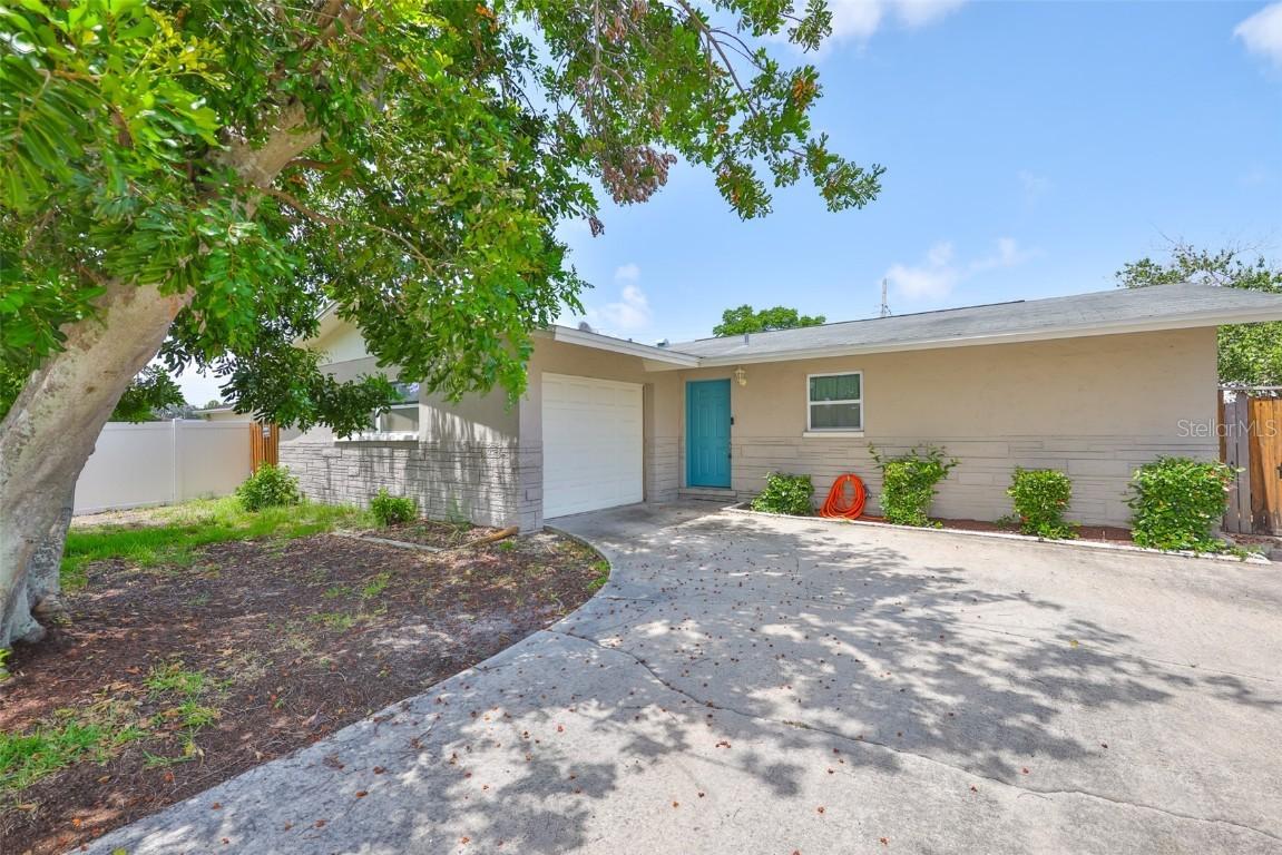12372 113th St St., Largo, FL 33778