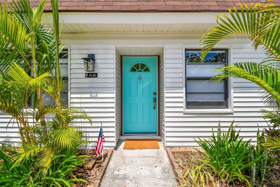 9142 Oakwood Ln., Seminole, FL 33776