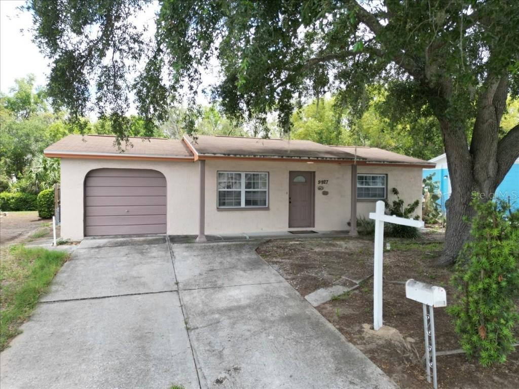 9927 Woodridge Ct., Port Richey, FL 34668