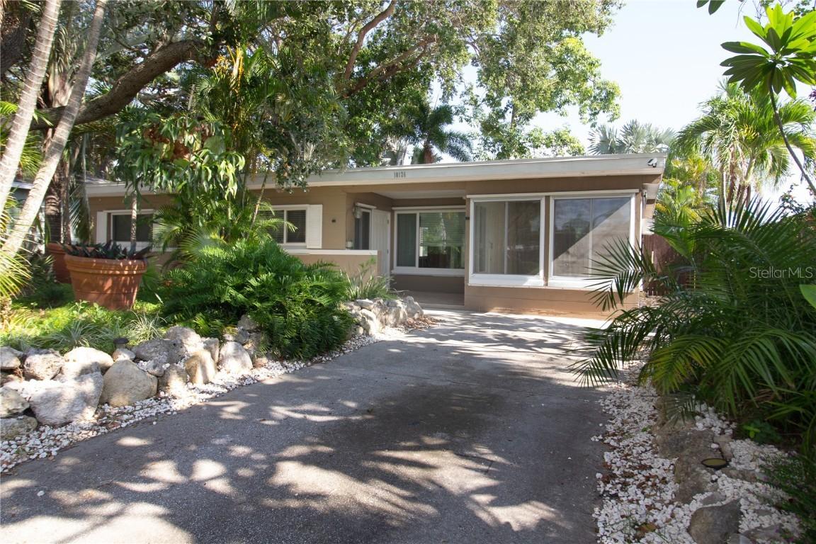 10126 66th Ave., Seminole, FL 33772
