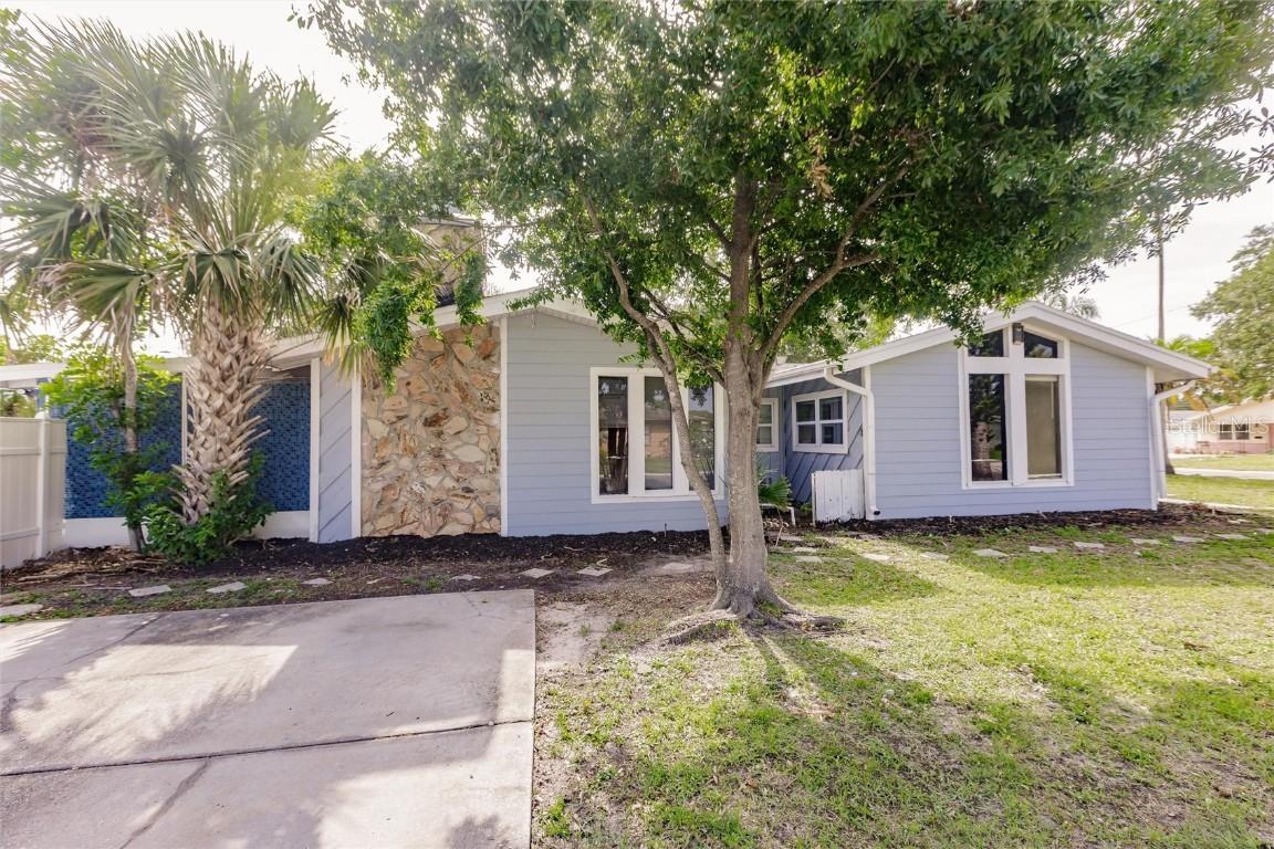 647 74th Ave., St Petersburg, FL 33702