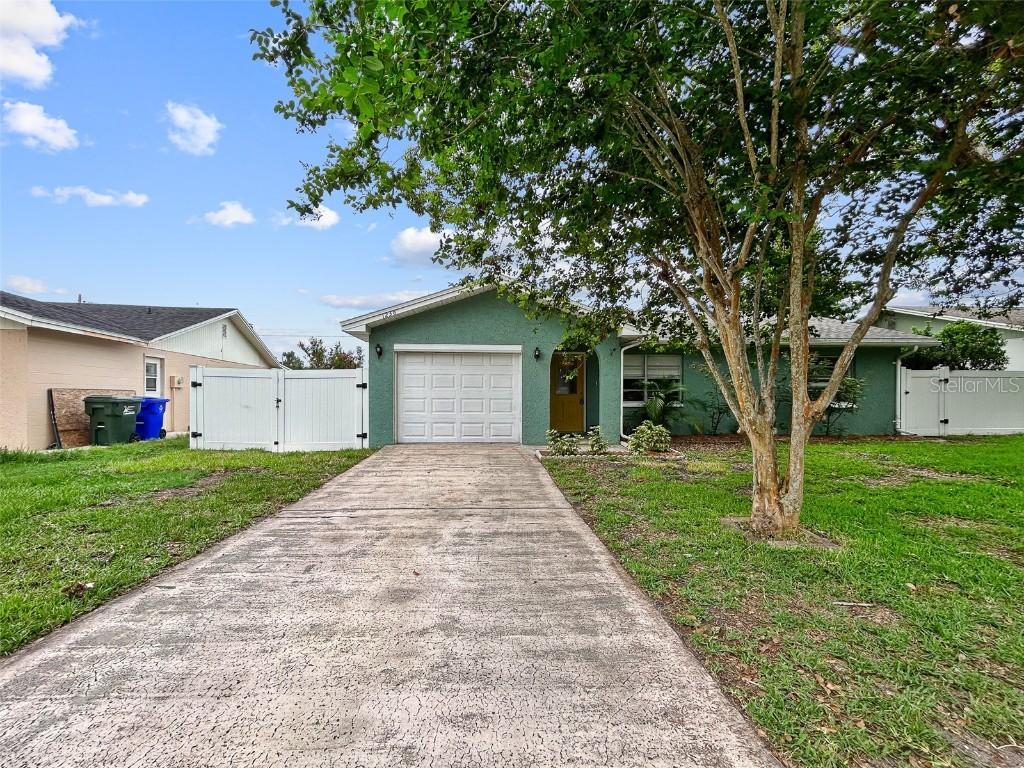 1238 Honeytree Ln., Lakeland, FL 33801