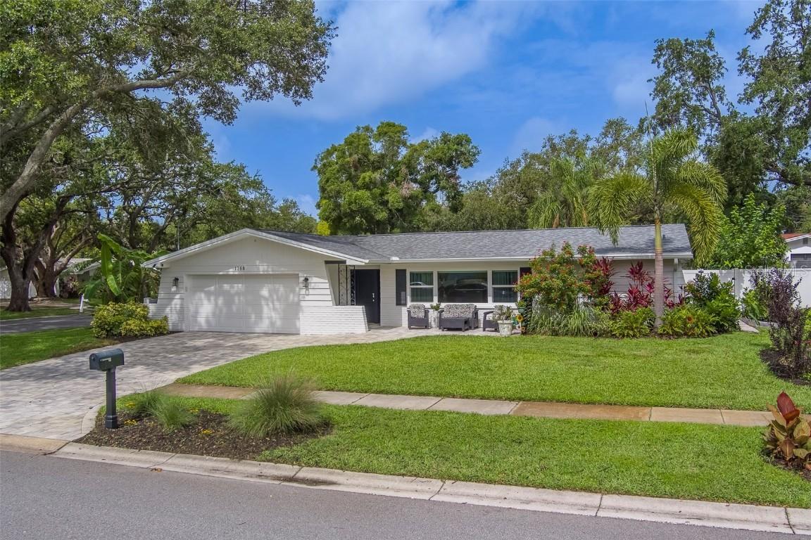 1368 Whispering Pines Dr., Clearwater, FL 33764