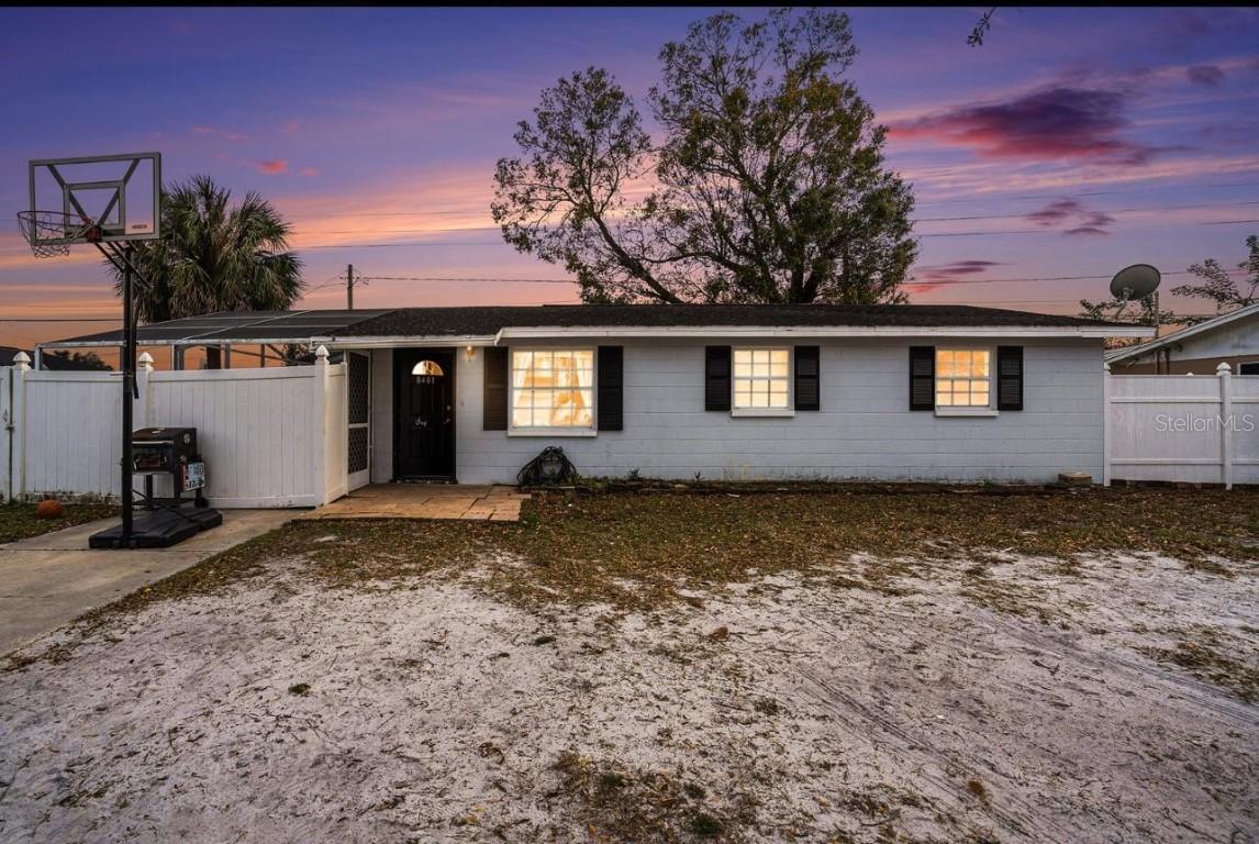 8401 Pinewood St., Tampa, FL 33615