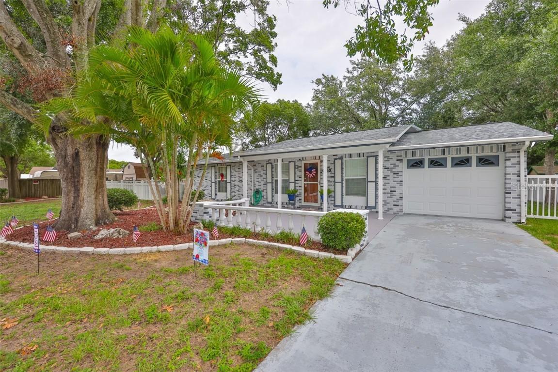 215 Claire Dr., Seffner, FL 33584