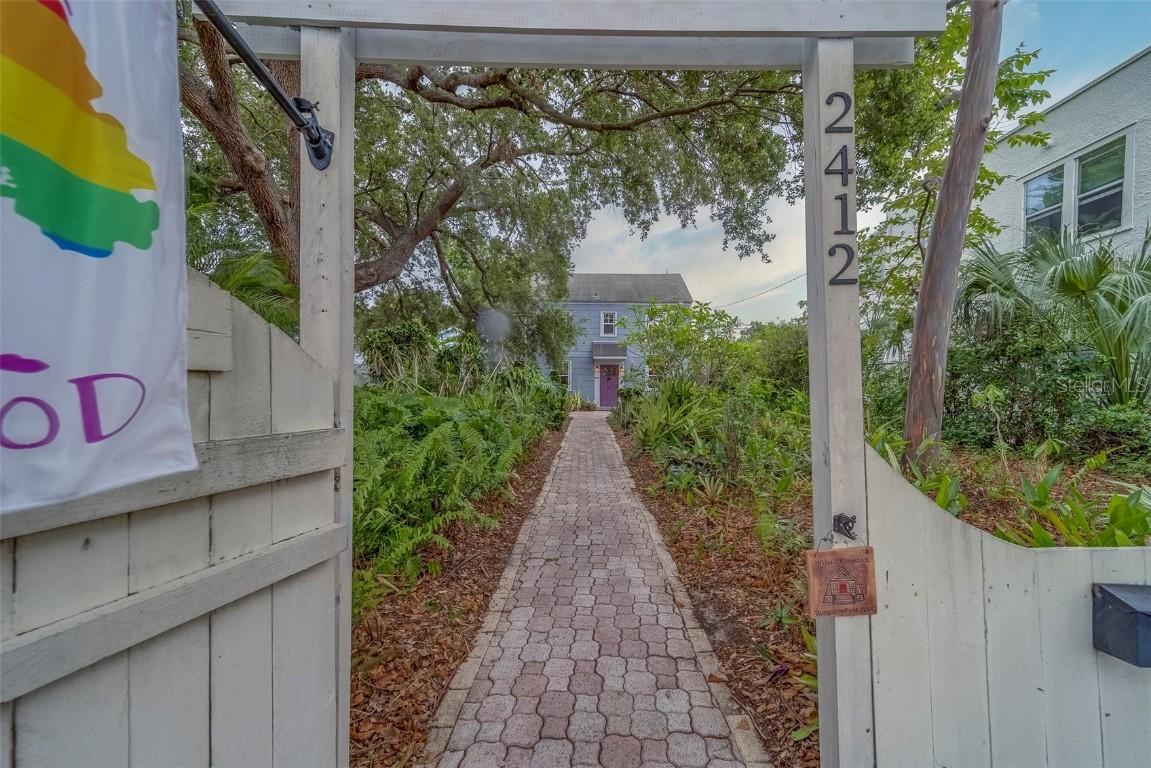 2412 Burlington Ave., St Petersburg, FL 33713