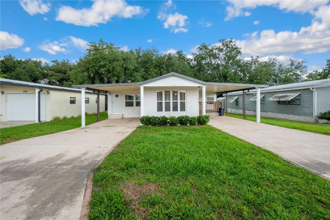 36701 Jodi Ave., Zephyrhills, FL 33542