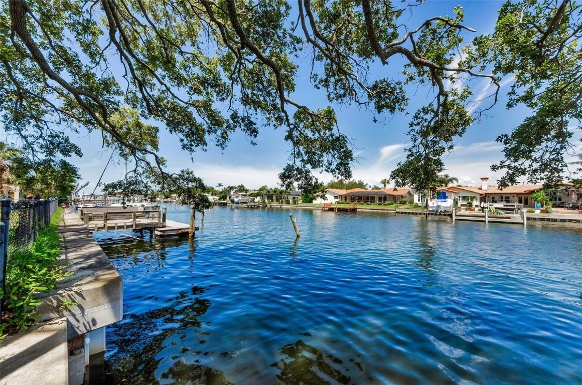 2053 Iowa Ave., St Petersburg, FL 33703