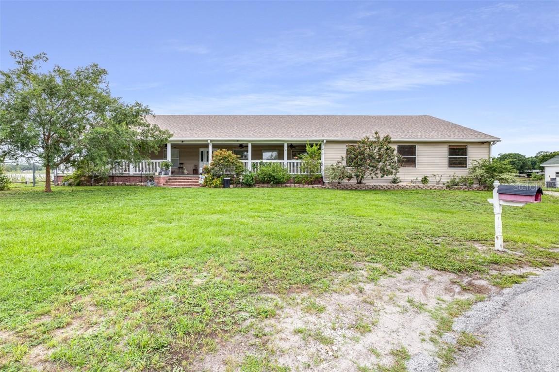 124 Pangola Dr., Winter Haven, FL 33880