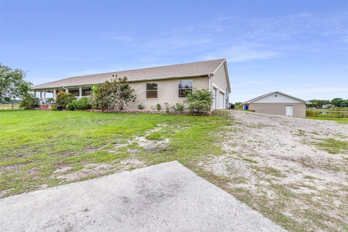 124 Pangola Dr., Winter Haven, FL 33880
