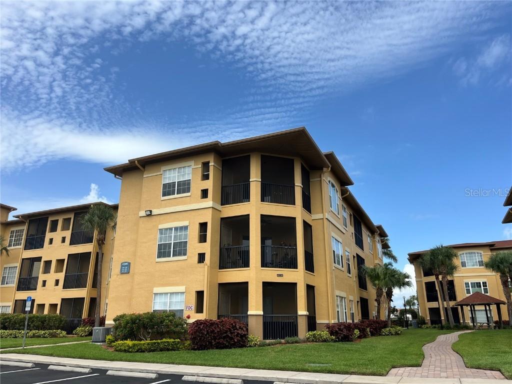 4305 Bayside Village Dr. #301, Tampa, FL 33615