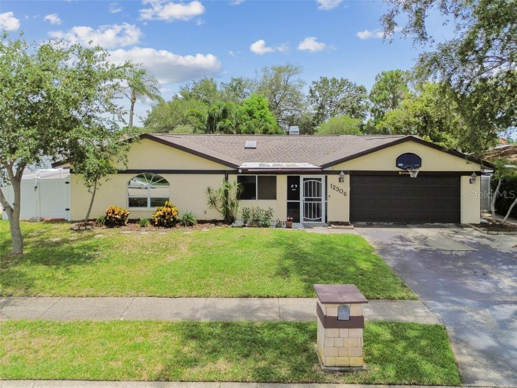 12306 91st Ter., Seminole, FL 33772