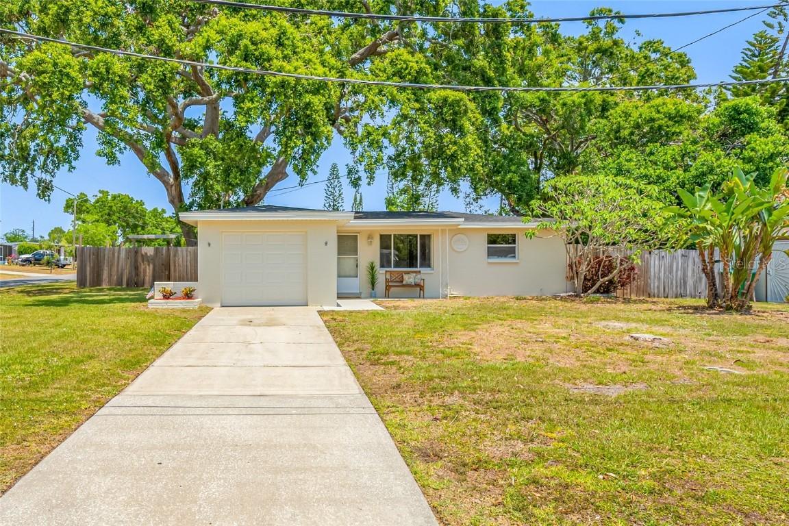 10599 111th Ave., Largo, FL 33773