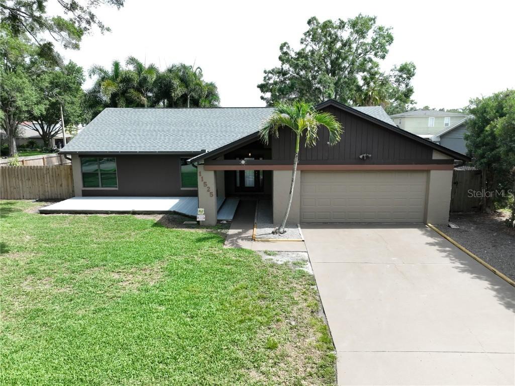 11525 Country Oaks Dr., Tampa, FL 33618