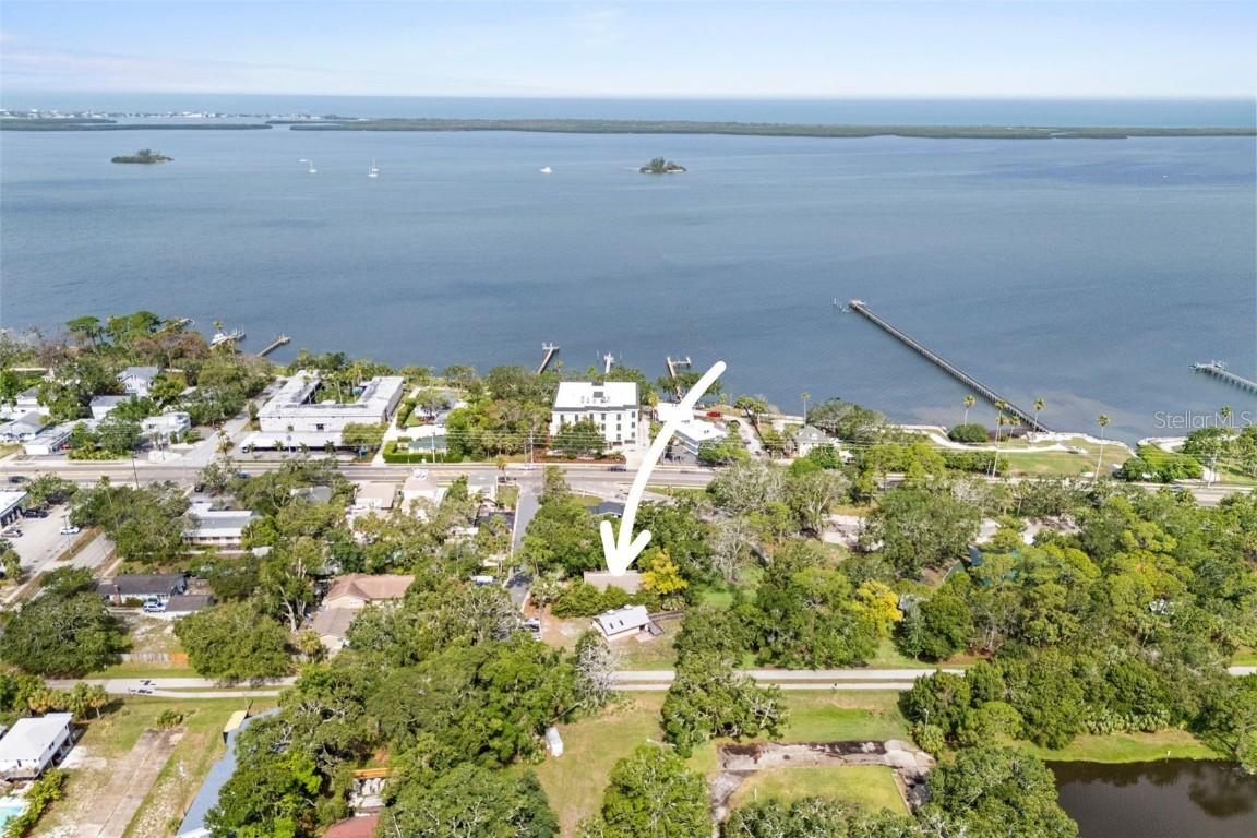 328 Pershing St., Dunedin, FL 34698
