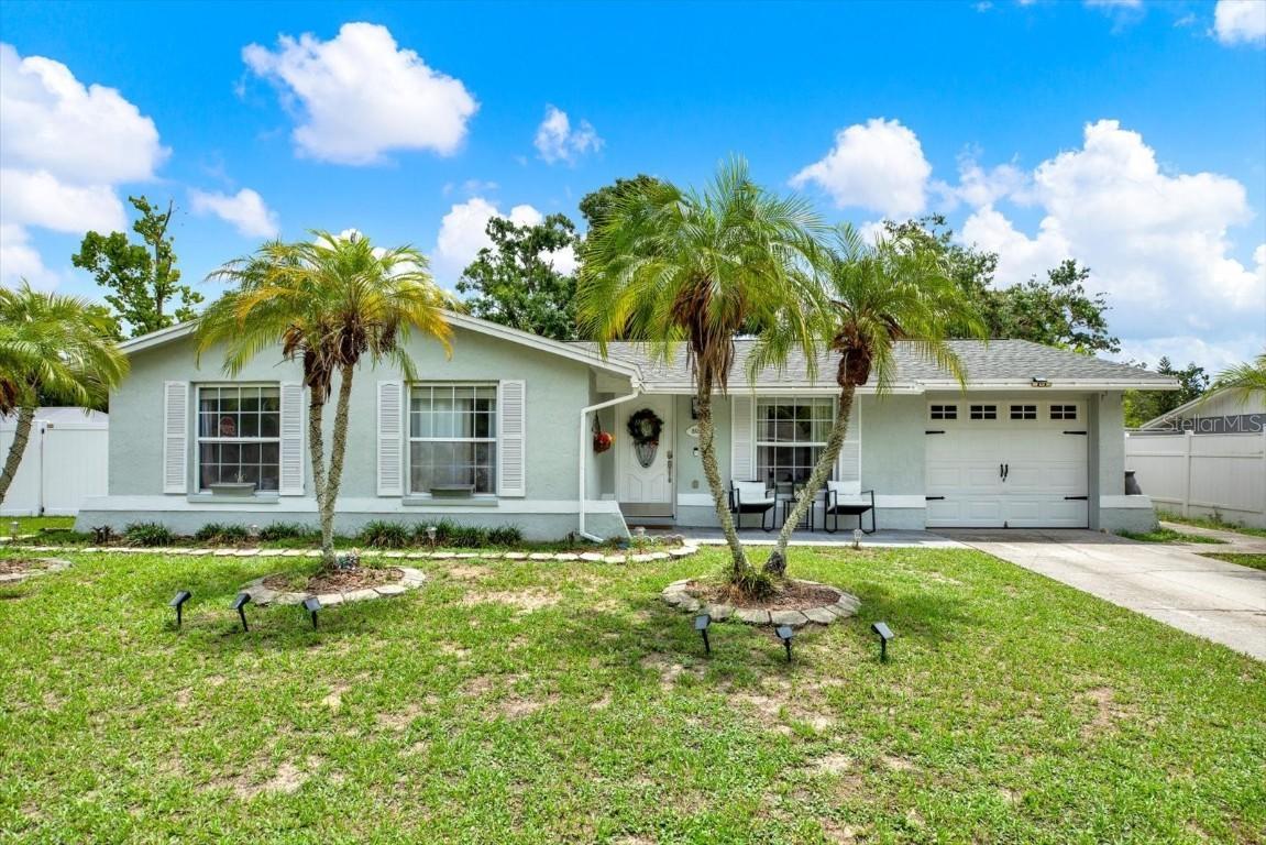 801 Kirkcaldy Way, Valrico, FL 33594