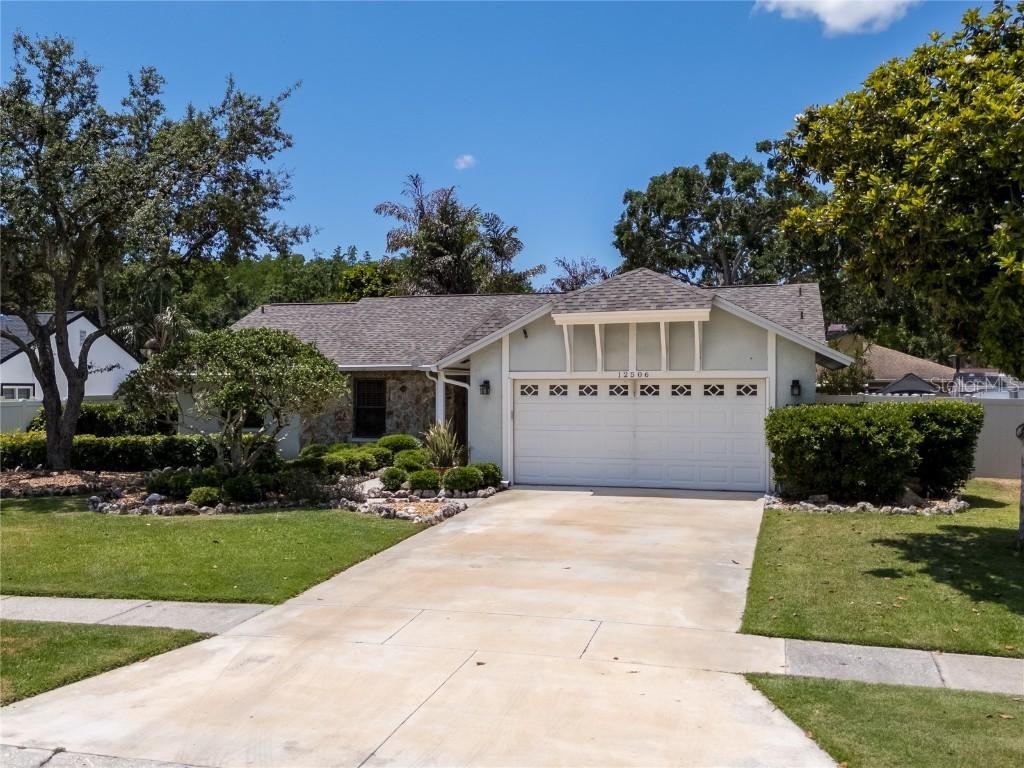 12506 Twisted Oak Dr., Tampa, FL 33624