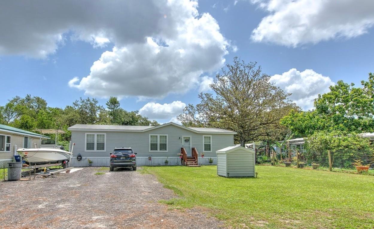 3832 Michelle Ln., Zephyrhills, FL 33541