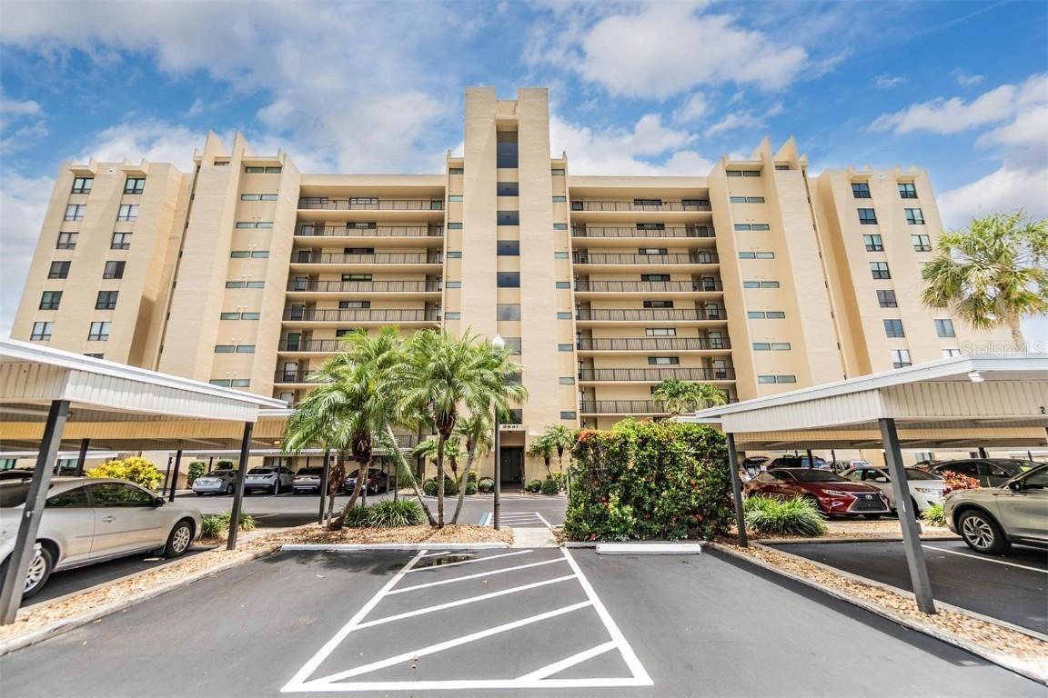 2621 Cove Cay Dr. #302, Clearwater, FL 33760