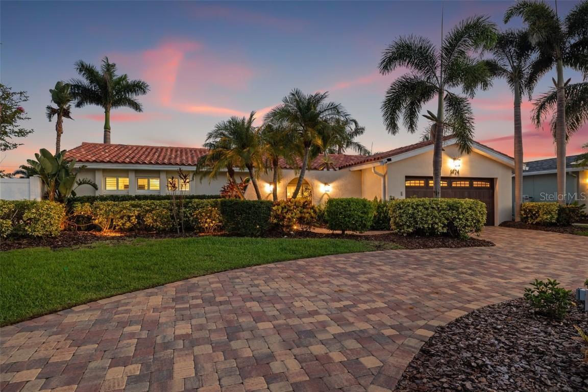 1424 47th Ave., St Petersburg, FL 33703