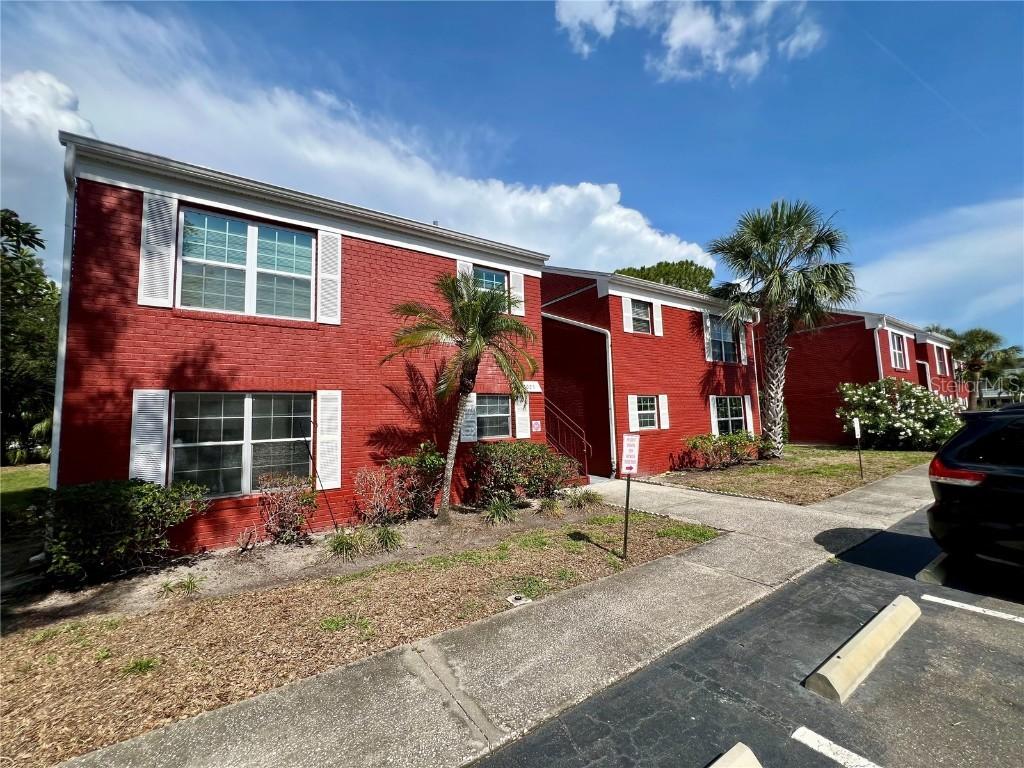 1025 82nd Ter. #1025D, St Petersburg, FL 33702
