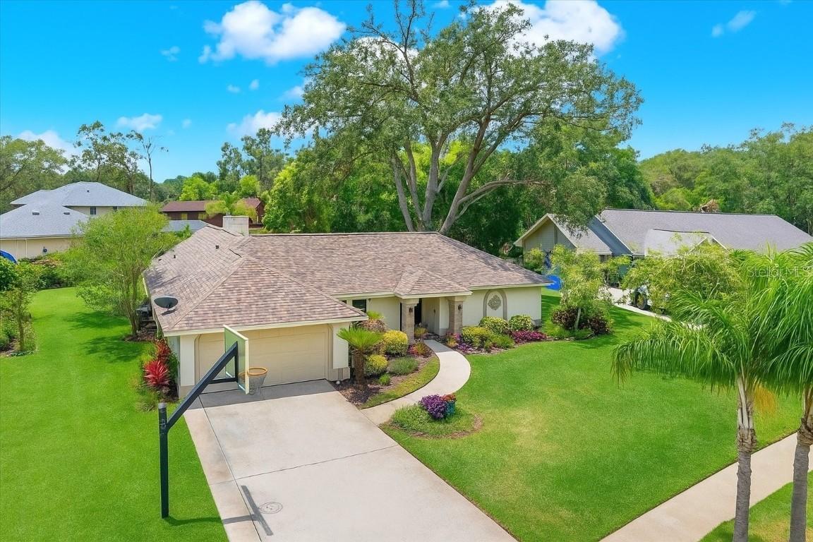 2806 Fairway View Dr., Valrico, FL 33596