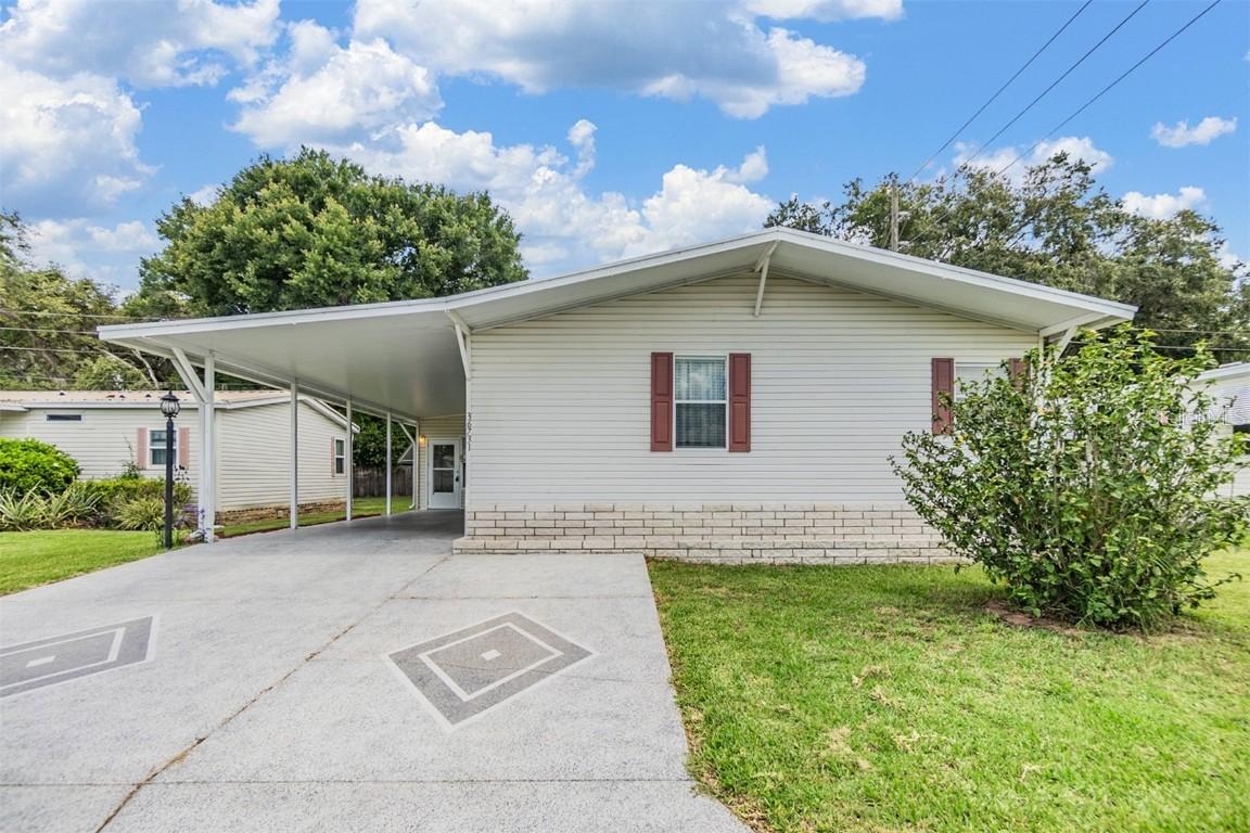 36731 Tara Ave., Zephyrhills, FL 33542