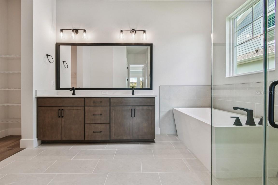 1614 Running Tide Pl., Sarasota, FL 34240