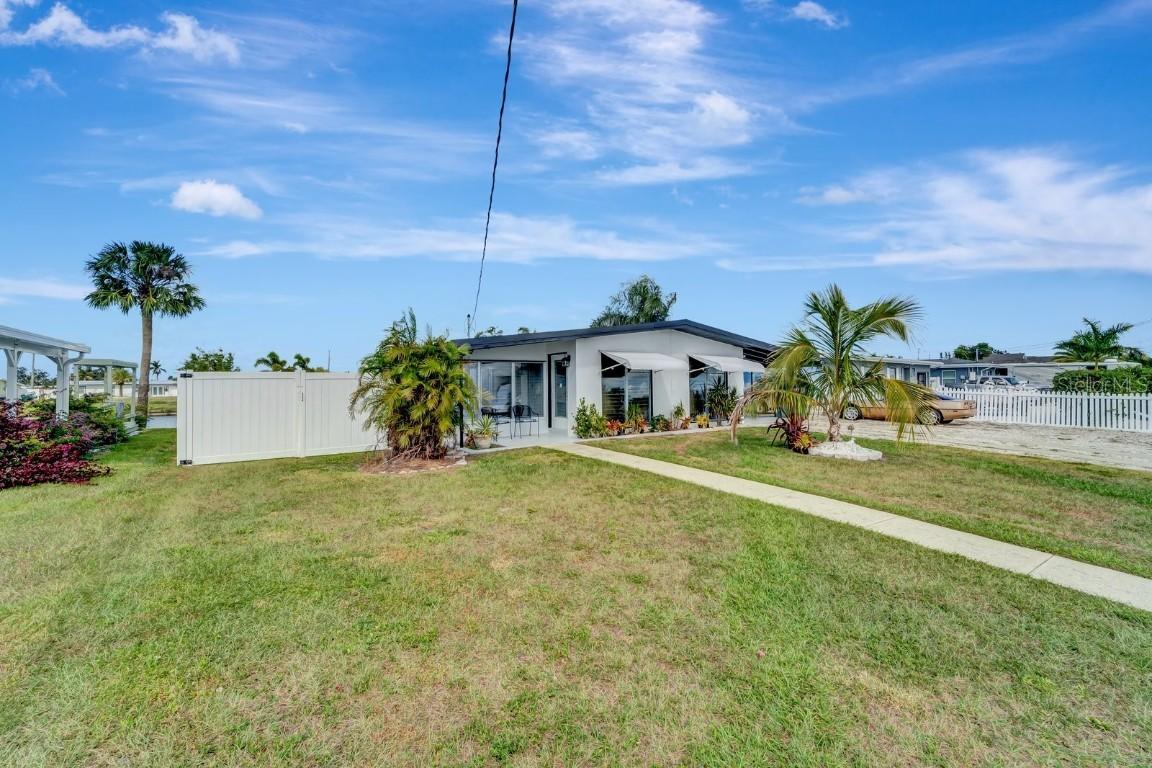 551 Lindley Ter., Port Charlotte, FL 33952