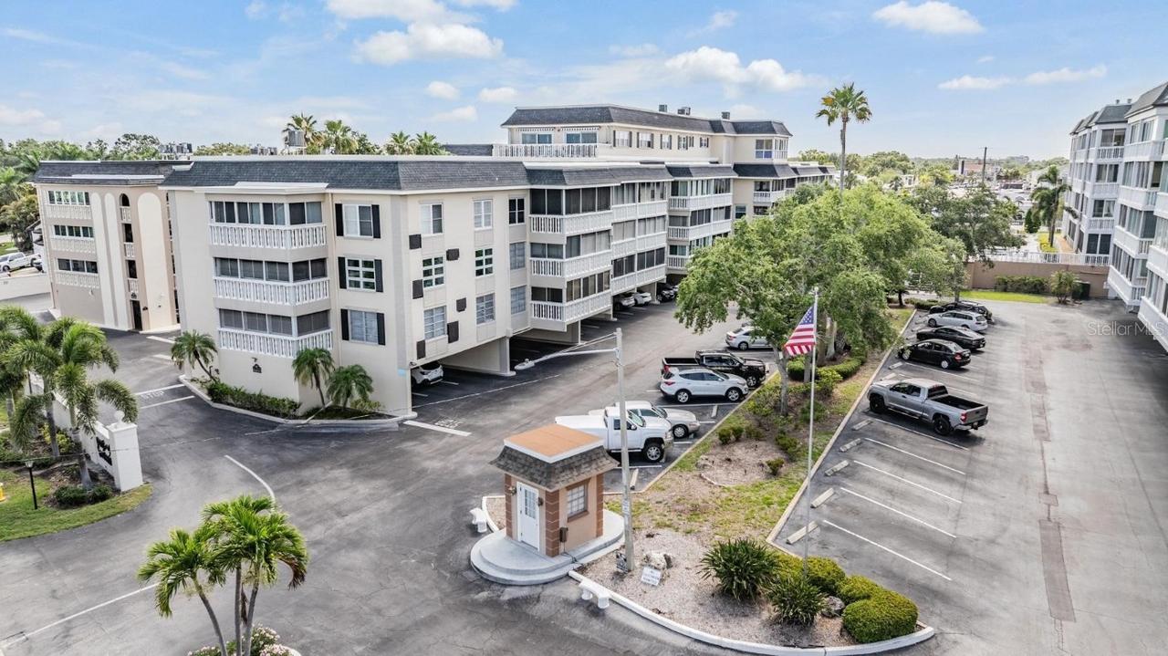 147 Bluff View Dr. #105, Belleair Bluffs, FL 33770
