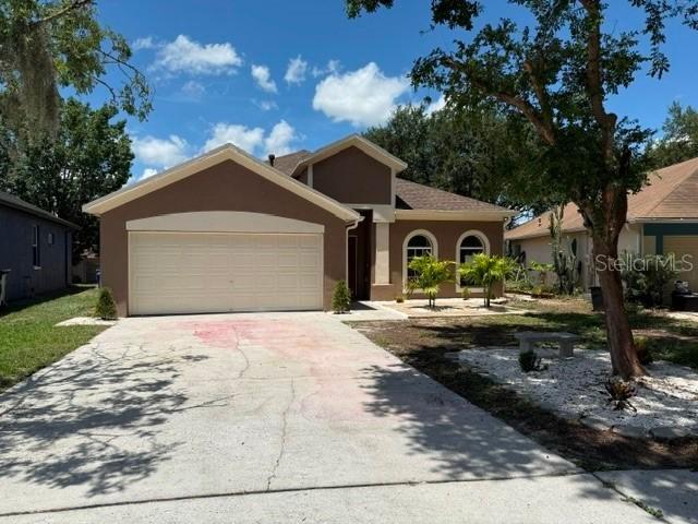 904 Grand Canyon Dr., Valrico, FL 33594