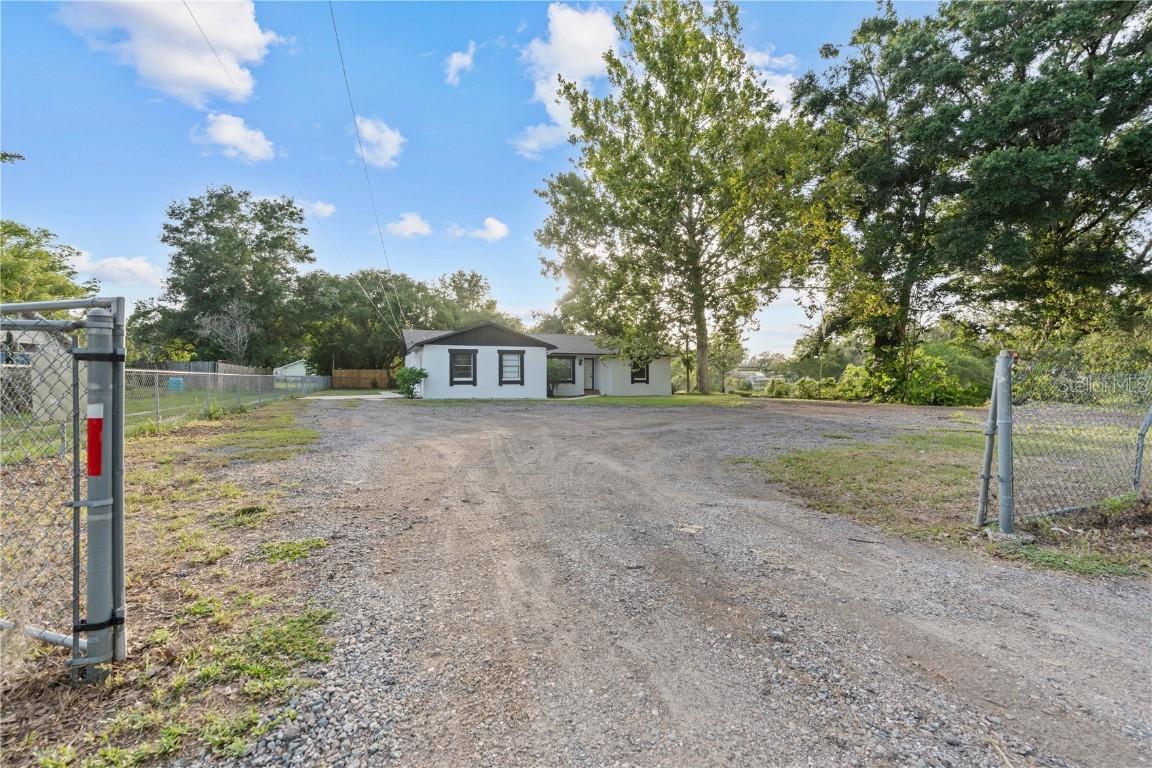 221 S Kingsway Rd., Seffner, FL 33584
