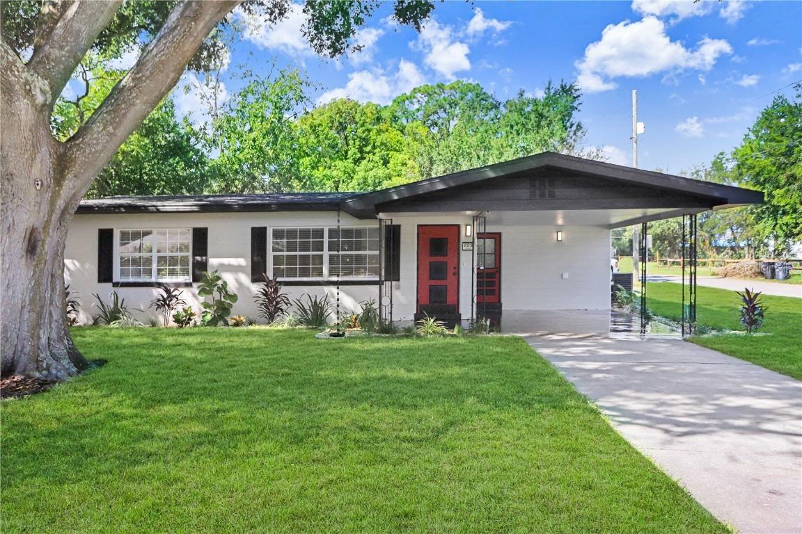 223 Pinehurst Dr., Auburndale, FL 33823
