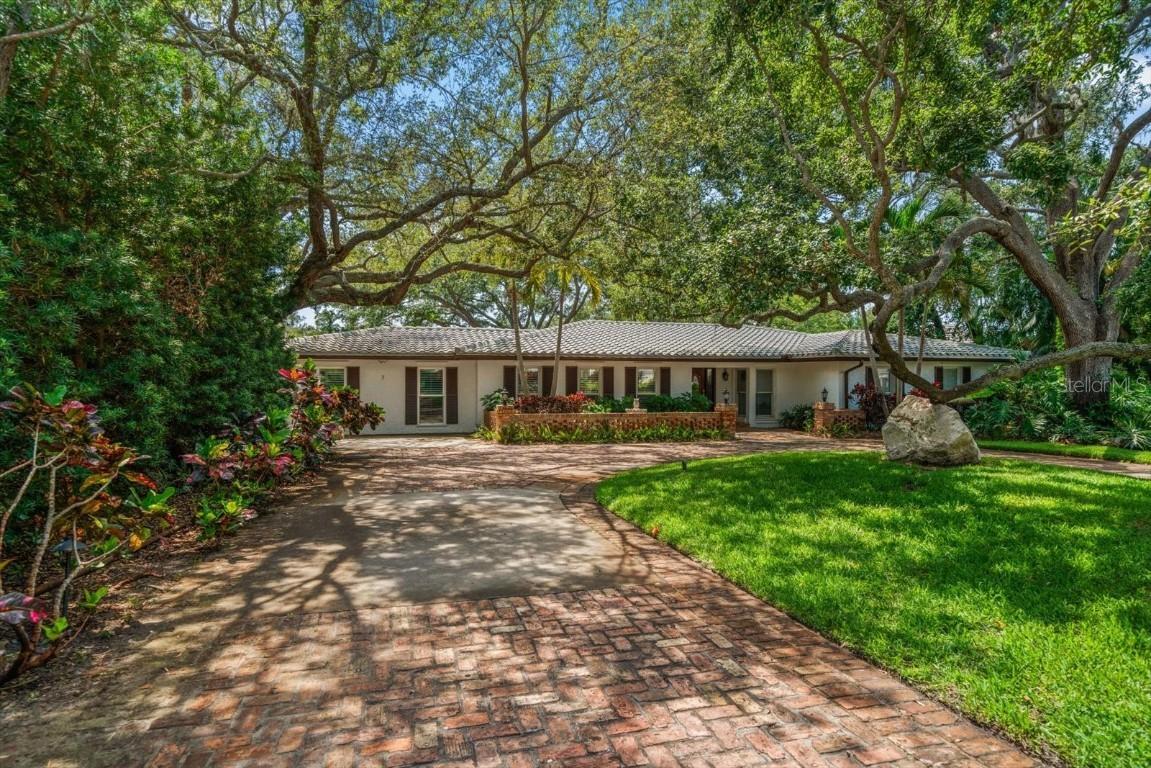 7 Rosery Ln., Belleair, FL 33756