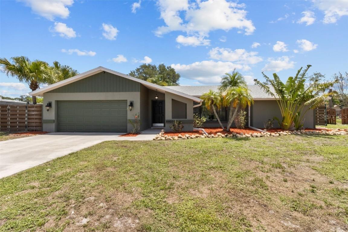 6921 8th Street Ct., Sarasota, FL 34243