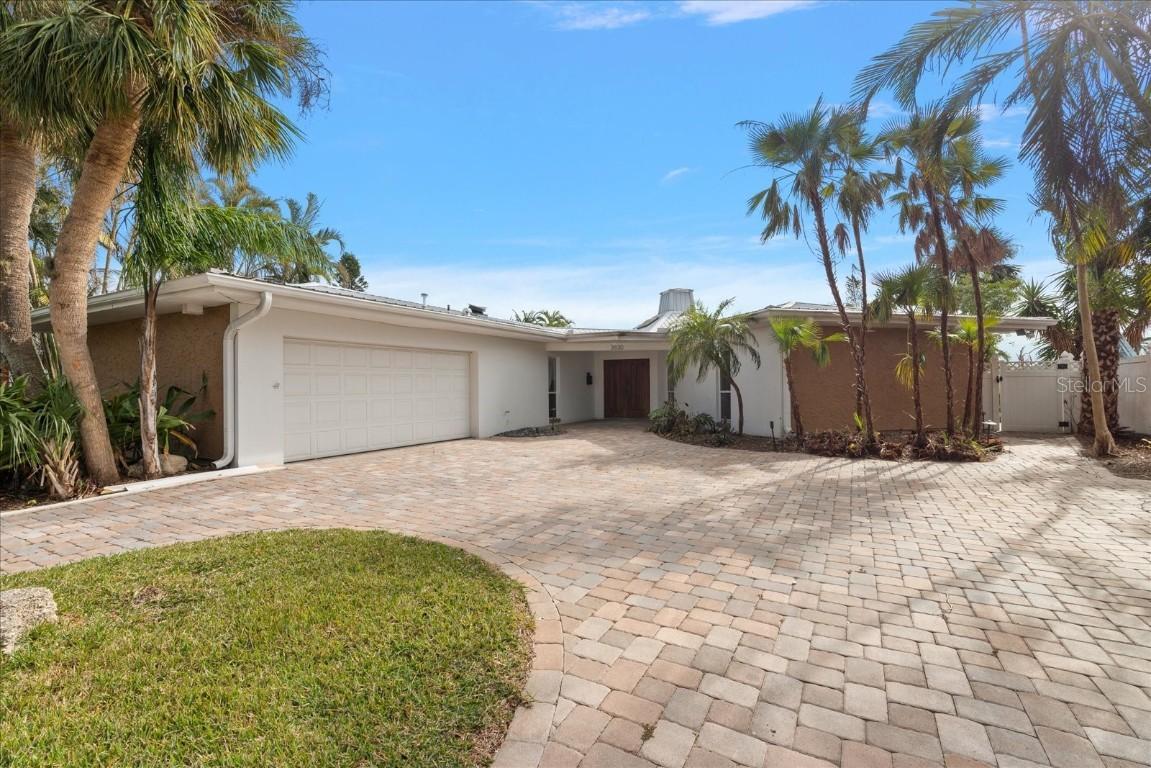 3830 46th Ave., St Petersburg, FL 33711