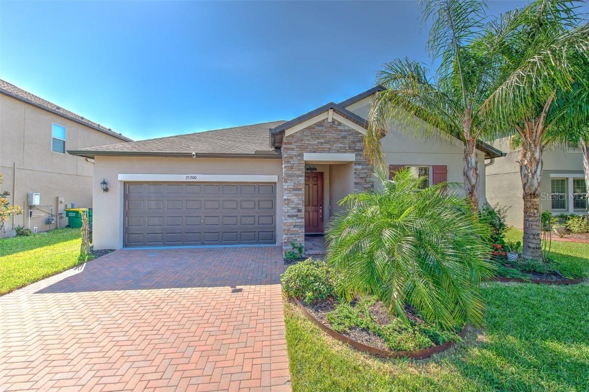 25200 Lambrusco Loop, Lutz, FL 33559