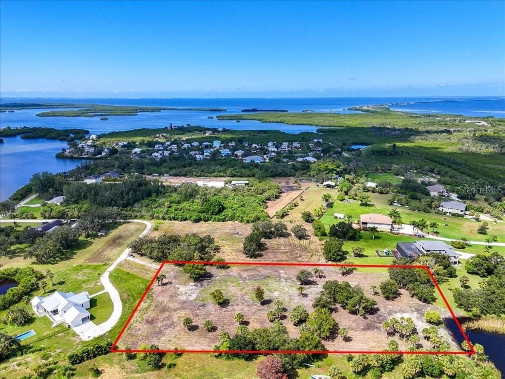 107 Tillett Pl., Terra Ceia, FL 34250