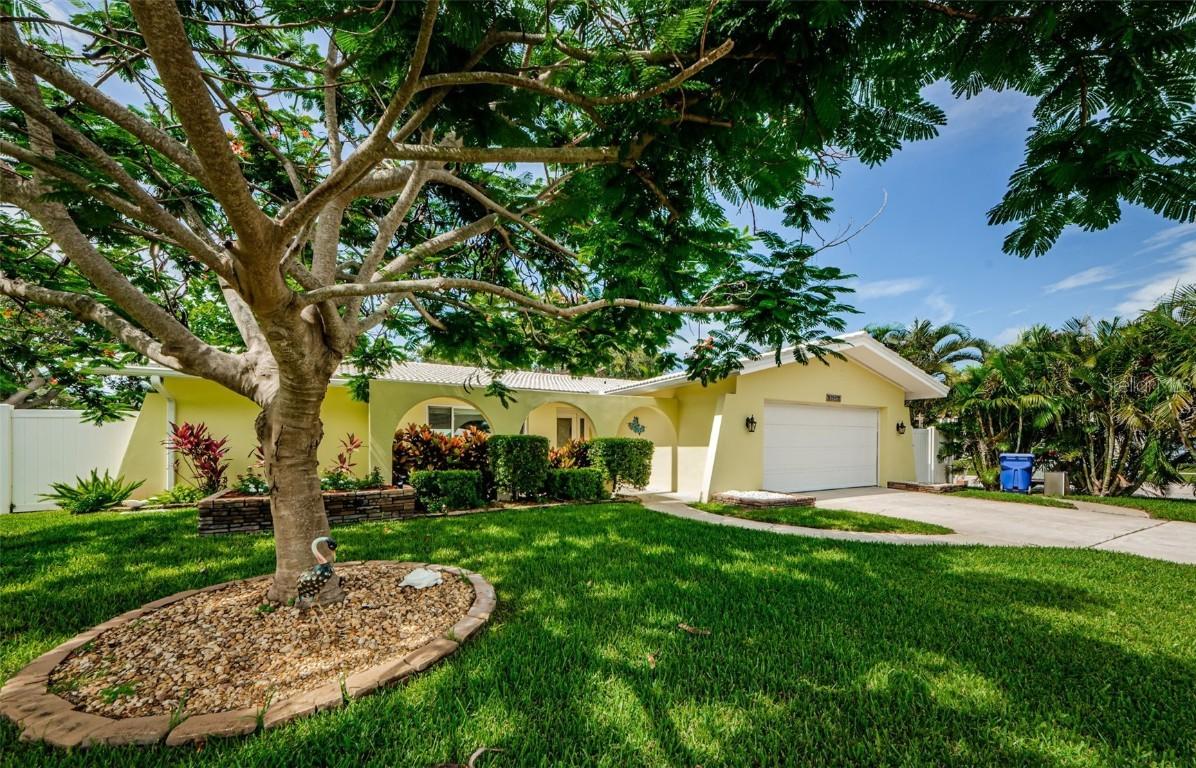 14534 Yacht Club Blvd., Seminole, FL 33776