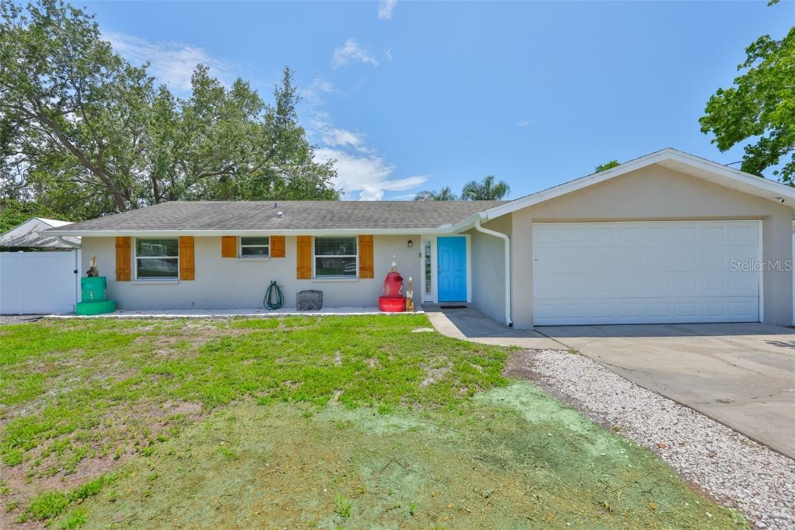 540 Firefly Ln., Apollo Beach, FL 33572