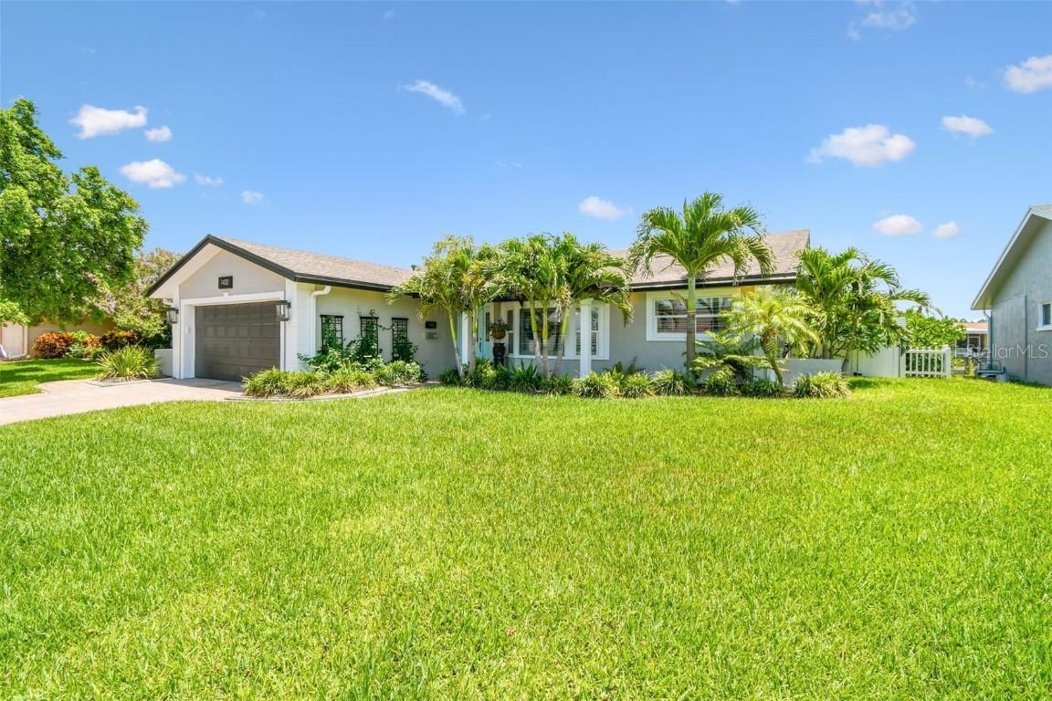 1432 50th Ave., St Petersburg, FL 33703