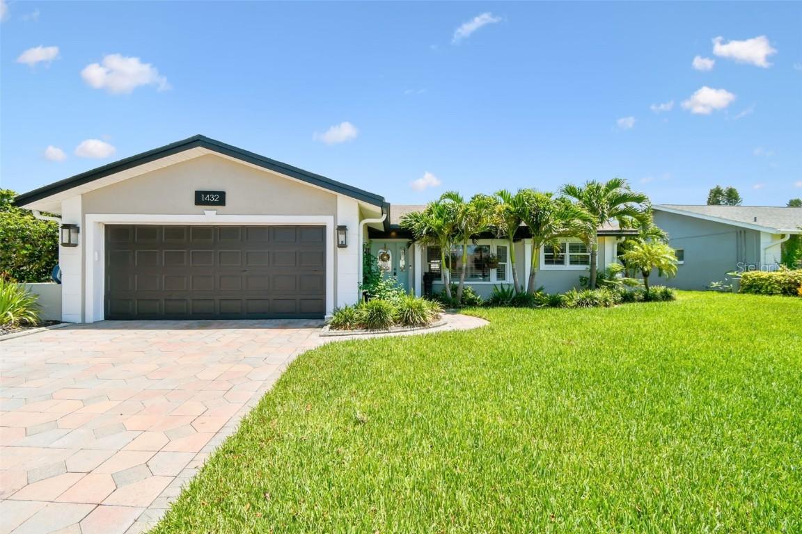 1432 50th Ave., St Petersburg, FL 33703