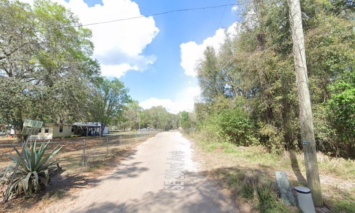 157th St, Umatilla, FL 32784