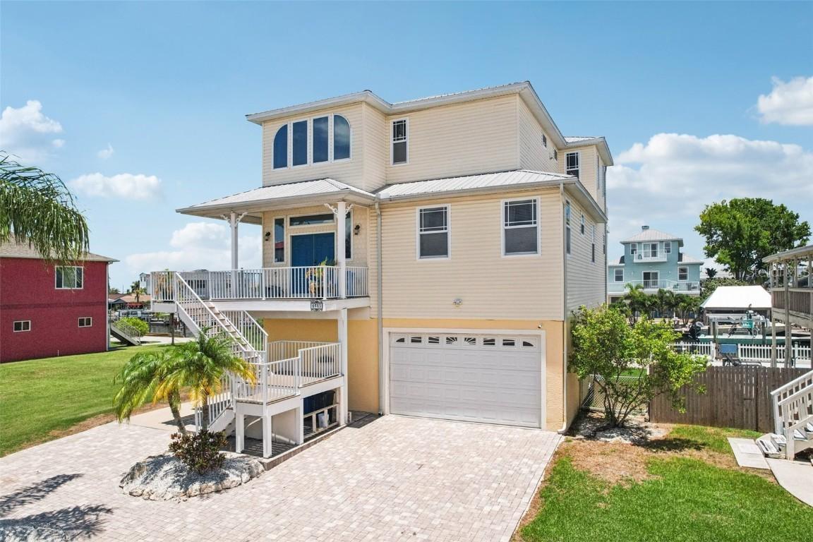 6543 Louise Ct., Hudson, FL 34667